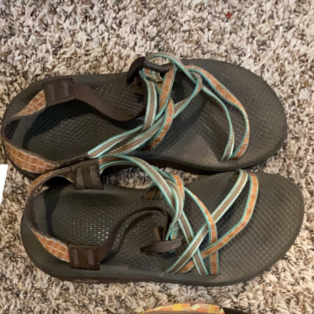 Size 8/8.5. Chacos, hiking, traveling sandals